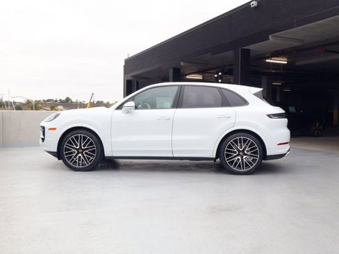New 2026 Porsche Cayenne AWD/4WD image 2