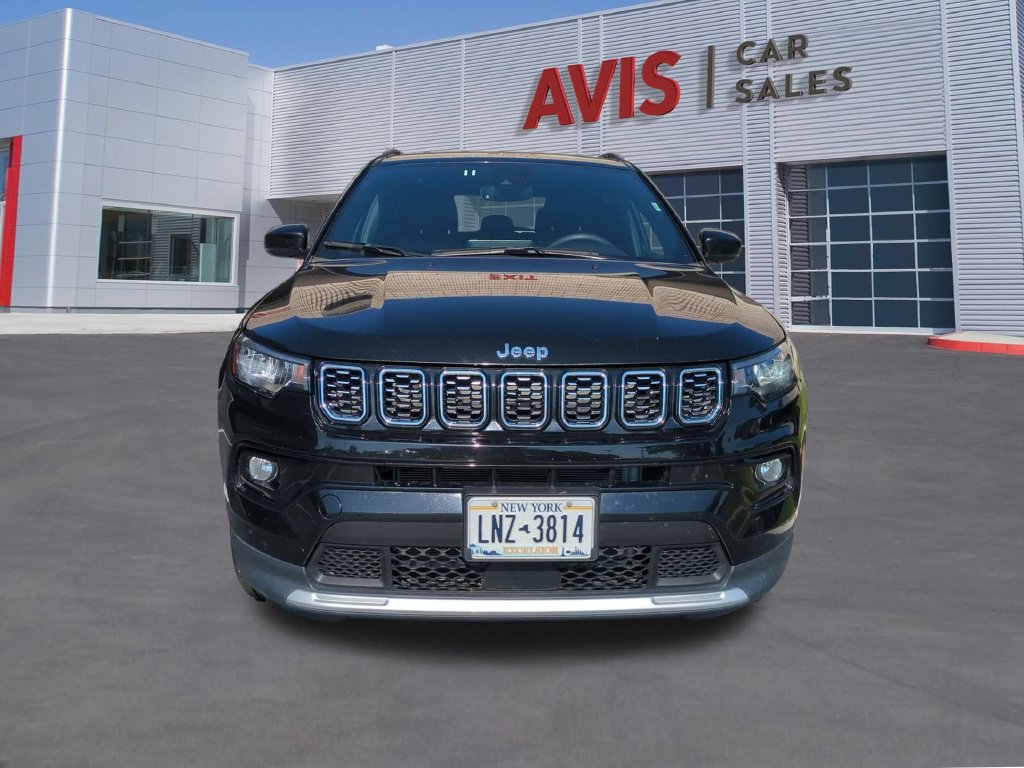 Used 2025 Jeep Compass Limited AWD/4WD image 2