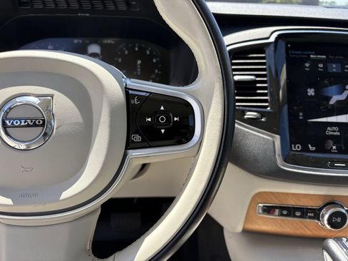 Used 2022 Volvo XC90 T6 Momentum w/ Advanced Package image 17