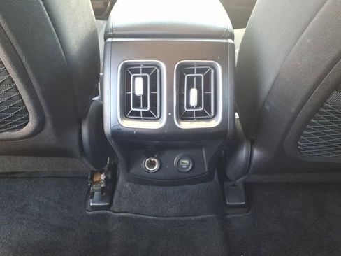 Used 2021 Kia Sorento LX FWD image 7