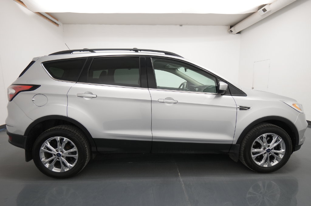 Used 2018 Ford Escape SEL AWD/4WD image 9