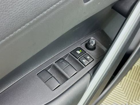 Used 2024 Toyota Corolla Cross XSE w/ Convenience Package image 18