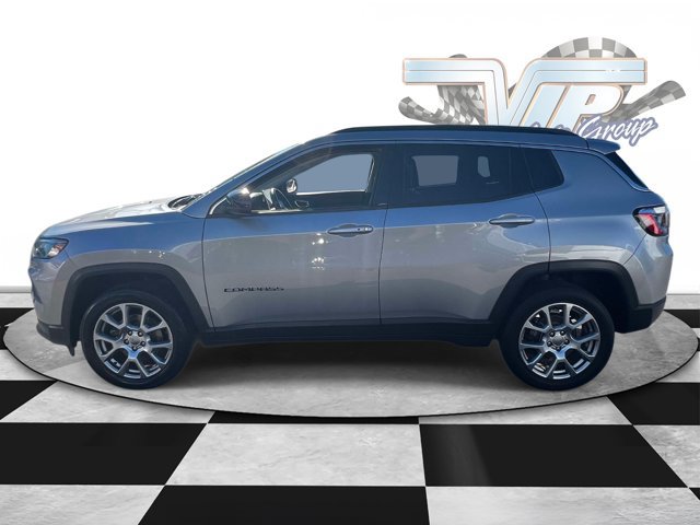 Used 2022 Jeep Compass Latitude AWD/4WD image 5