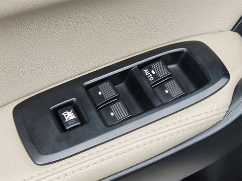 Used 2019 Ford Ranger Lariat w/ Equipment Group 501A Mid image 17