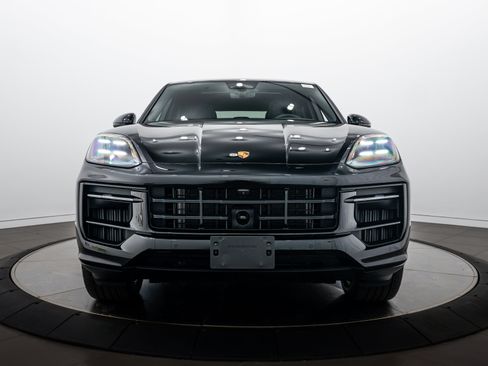 Certified 2026 Porsche Cayenne Coupe AWD/4WD image 10