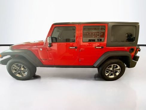 Used 2017 Jeep Wrangler Unlimited Rubicon w/ Connectivity Group AWD/4WD image 9