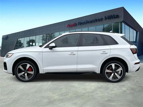 Used 2024 Audi Q5 2.0T Premium Plus w/ Premium Plus Package image 2