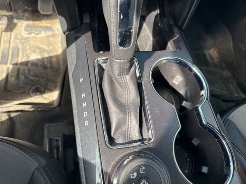 Used 2017 Ford Explorer XLT w/ Equipment Group 202A AWD/4WD image 15