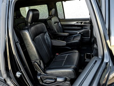 Used 2024 Jeep Wagoneer Series II w/ Convenience Group I image 39