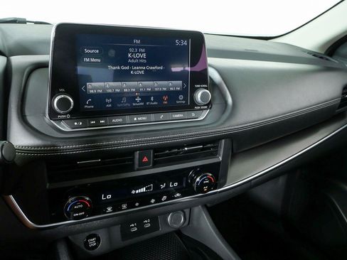 Used 2024 Nissan Rogue SV AWD/4WD image 12