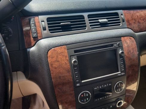 Used 2007 Chevrolet Tahoe LT w/ LT Preferred Equipment Group AWD/4WD image 10