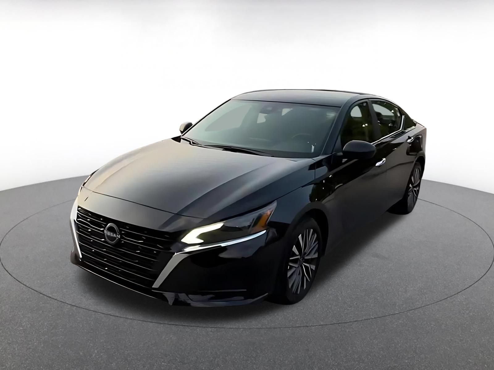 Used 2025 Nissan Altima 2.5 SV FWD image 6