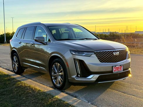 Used 2023 Cadillac XT6 Premium Luxury image 4