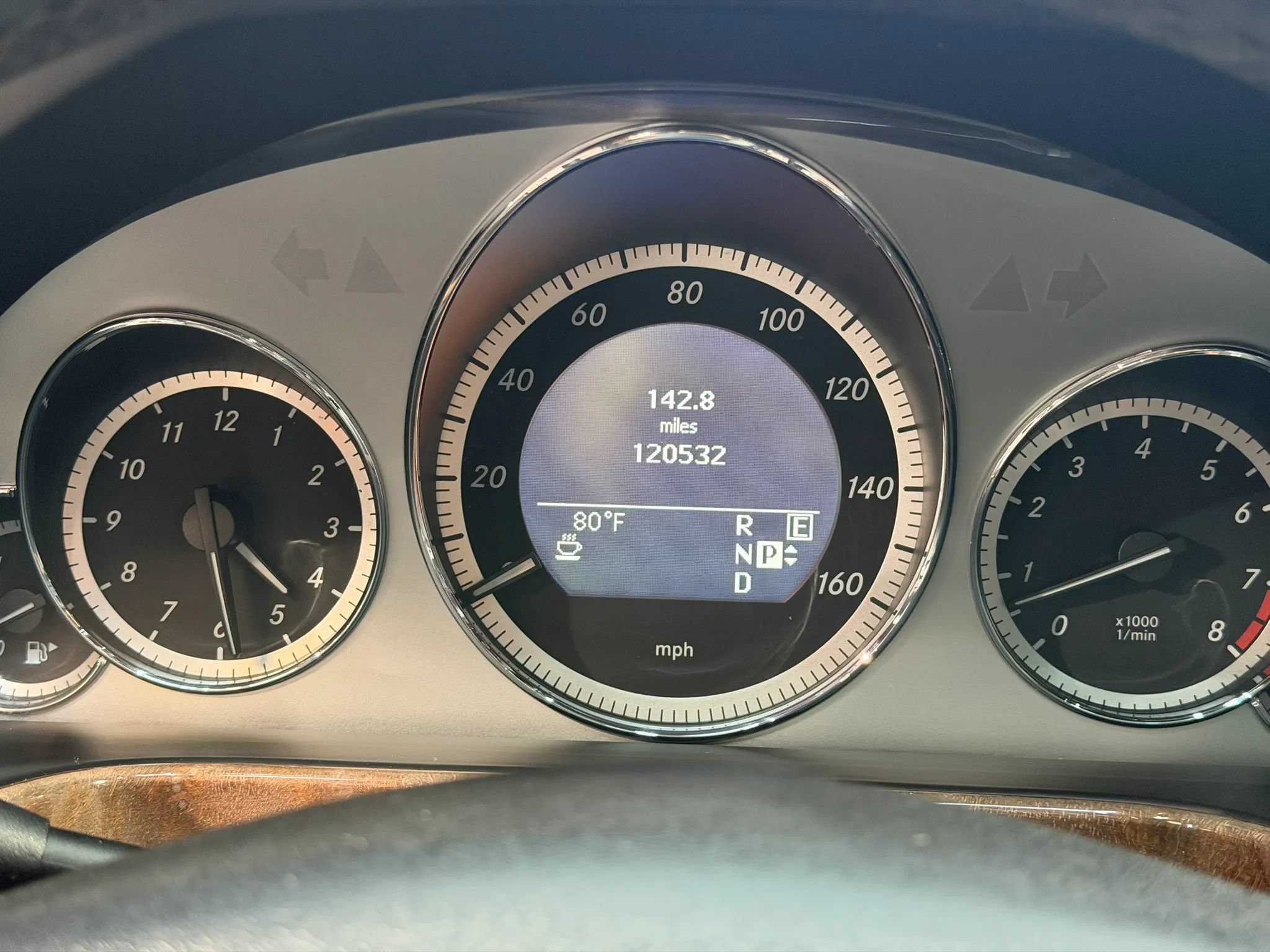 Used 2011 Mercedes-Benz E 350 4MATIC Sedan image 17
