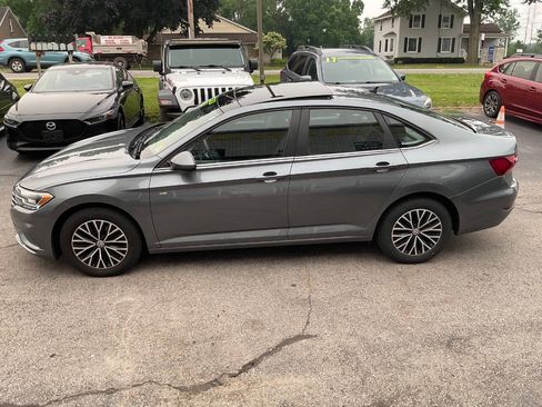 Used 2019 Volkswagen Jetta SE w/ Cold Weather Package FWD image 7