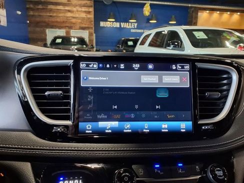 Used 2026 Chrysler Pacifica Select FWD image 21