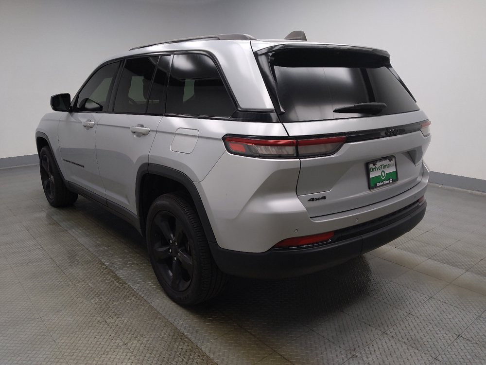 Used 2023 Jeep Grand Cherokee Altitude AWD/4WD image 5