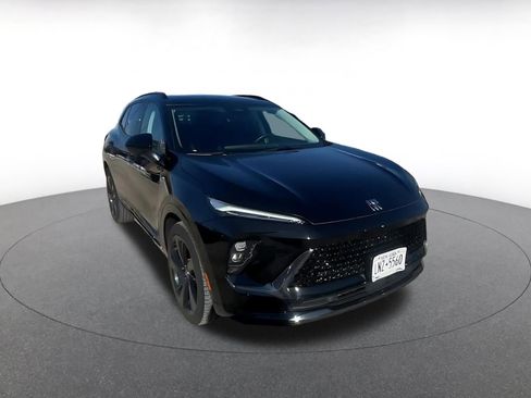 Used 2024 Buick Envision Sport Touring image 3