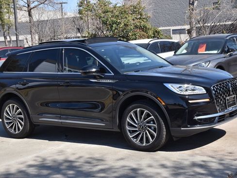 New 2026 Lincoln Corsair Reserve image 4