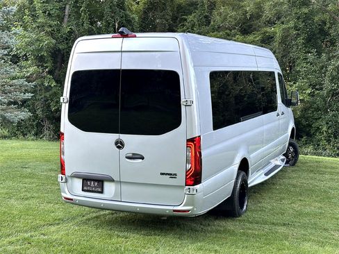 Used 2023 Mercedes-Benz Sprinter 3500 w/ Parking Package image 33