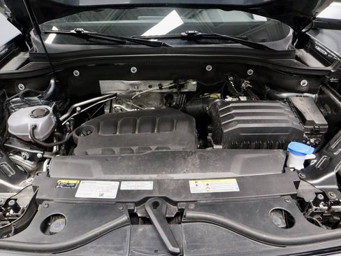 Used 2025 Volkswagen Atlas Cross Sport SE image 15