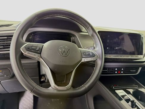 Used 2025 Volkswagen Atlas Cross Sport SE FWD image 14