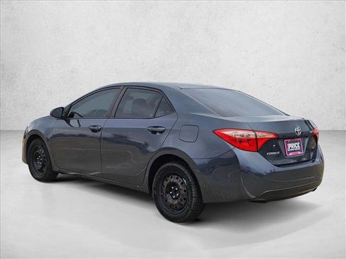 Used 2018 Toyota Corolla LE image 7