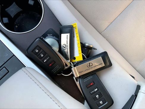 Used 2022 Lexus RX 450h AWD w/ Premium Package image 15