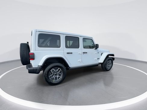 New 2026 Jeep Wrangler Unlimited Sahara w/ Safety Group AWD/4WD image 8