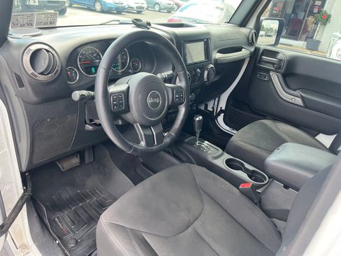 Used 2015 Jeep Wrangler Unlimited Sport w/ Quick Order Package 24S AWD/4WD image 8