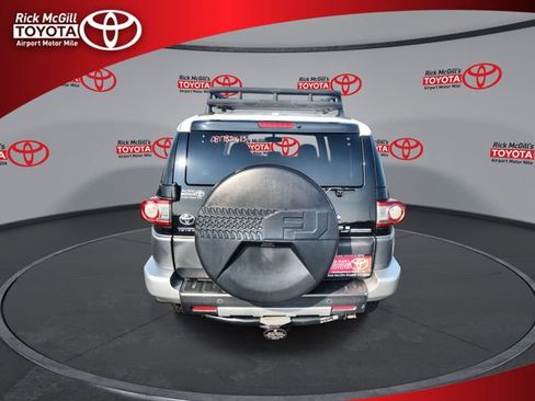 Used 2013 Toyota FJ Cruiser 4WD w/ Upgrade Pkg image 7