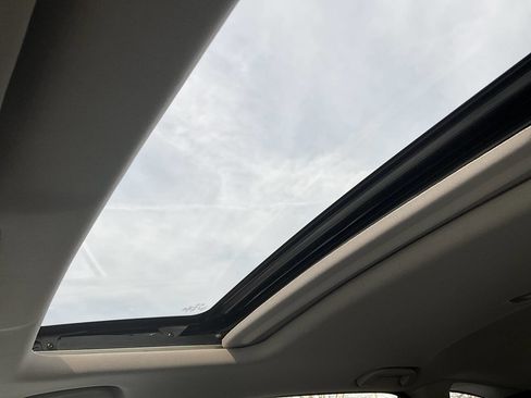 Used 2018 Honda CR-V EX-L image 16