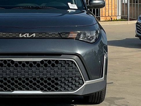 Used 2023 Kia Soul LX w/ LX Technology Package image 13