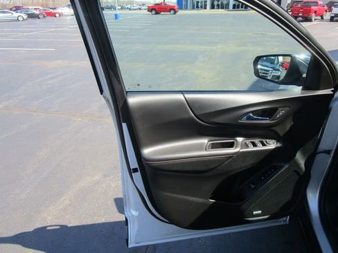 Used 2019 Chevrolet Equinox Premier image 11