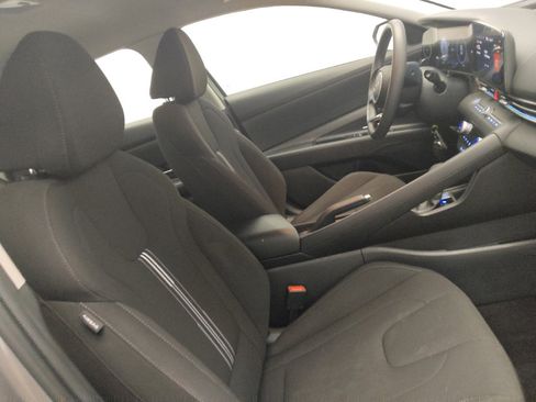 Used 2024 Hyundai Elantra SEL FWD image 21