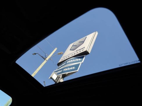 Used 2017 Cadillac Escalade ESV Platinum image 12