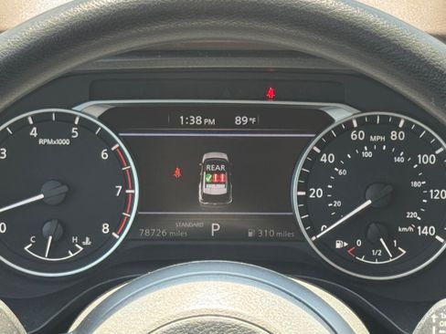 Used 2023 Nissan Rogue S FWD image 14