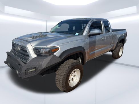 Used 2019 Toyota Tacoma SR5 image 1