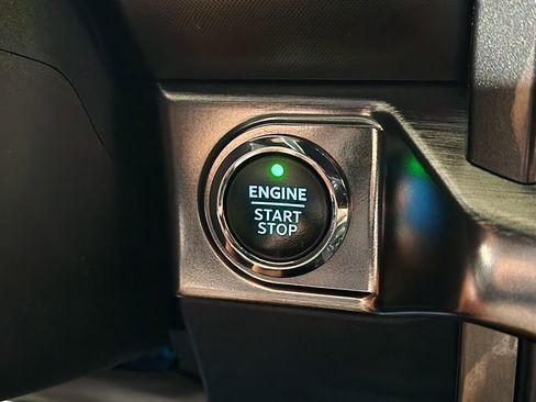 Used 2022 Ford F150 Lariat w/ Equipment Group 502A High image 40