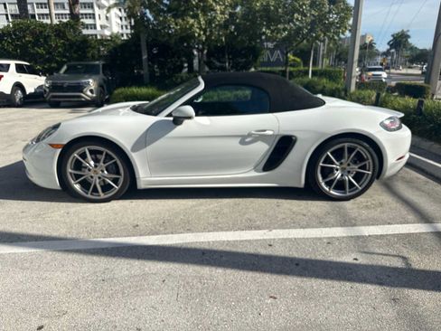 Used 2021 Porsche 718 Boxster RWD image 1