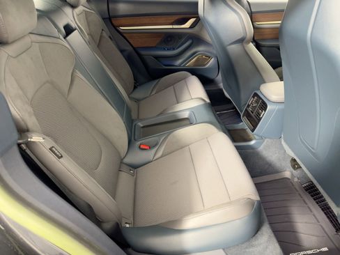 Certified 2022 Porsche Taycan GTS image 28