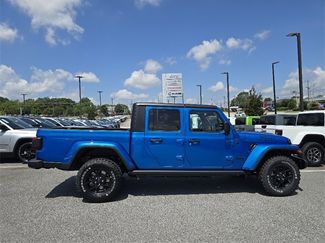 New 2025 Jeep Gladiator Willys video 2