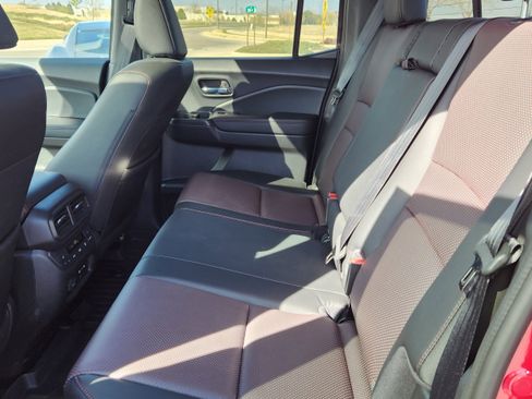 Used 2024 Honda Ridgeline Black Edition image 10