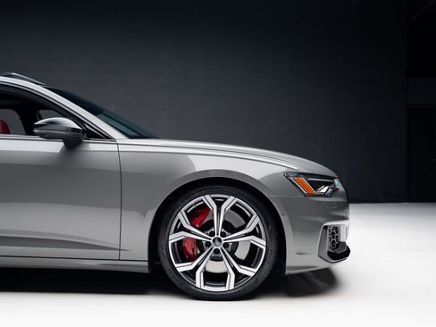 Used 2024 Audi S6 Premium Plus w/ Premium Plus Package image 39