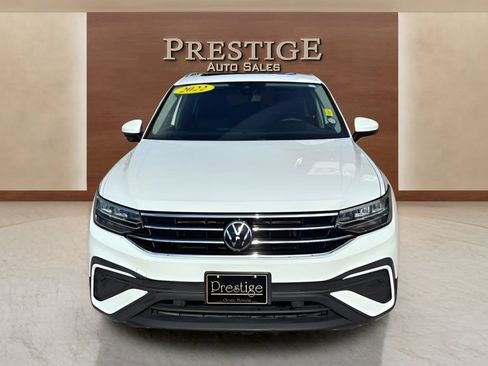 Used 2022 Volkswagen Tiguan SE w/ Panoramic Sunroof Package FWD image 43