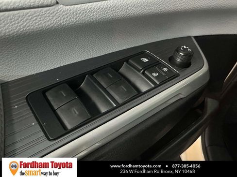 Used 2025 Toyota Sienna LE image 16