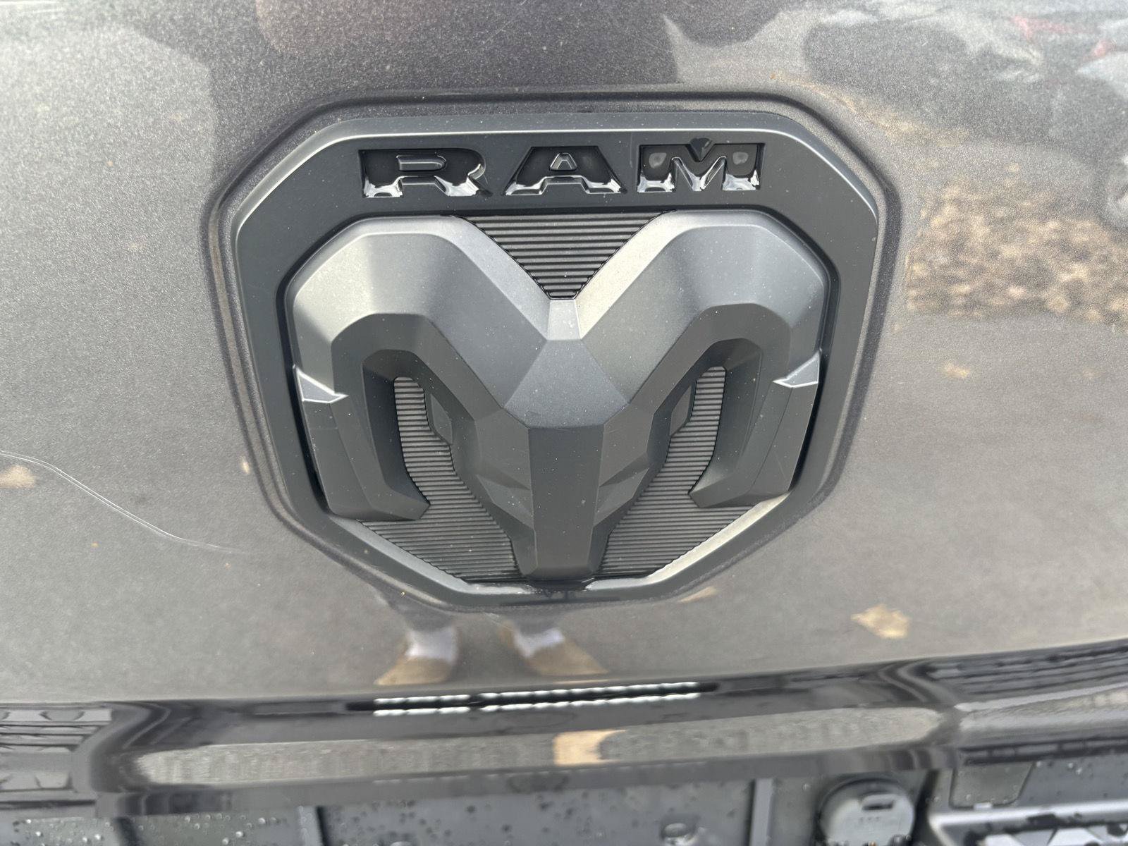 Used 2022 RAM 1500 Big Horn AWD/4WD image 14