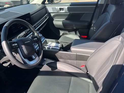 Used 2025 Hyundai Santa Fe SEL FWD image 8