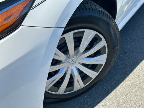 Used 2021 Toyota Camry LE w/ Audio Upgrade Package image 10