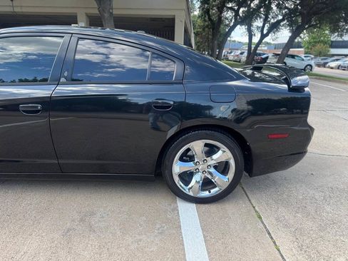 Used 2014 Dodge Charger R/T RWD image 5